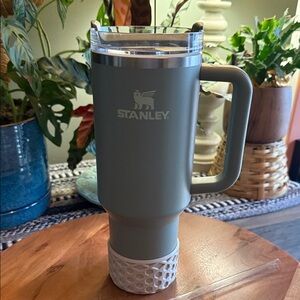🌿Stanley 40 oz Stainless Steel Quencher Tumbler RestfulGreen - Hearth & Hand™ 🍃